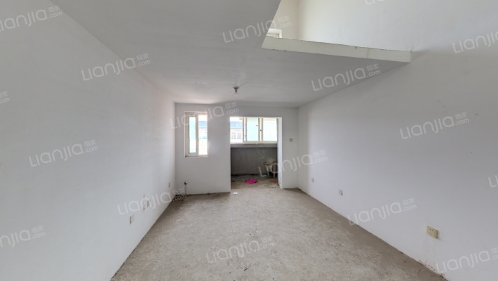 翡翠城东区二手房实景图