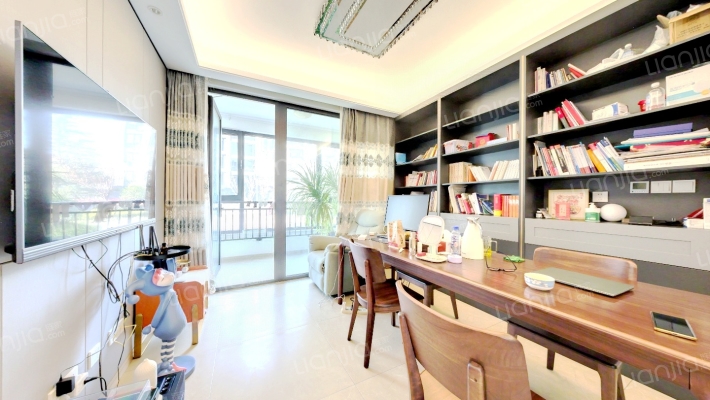 海信珠山小镇三期罗曼二手房实景图