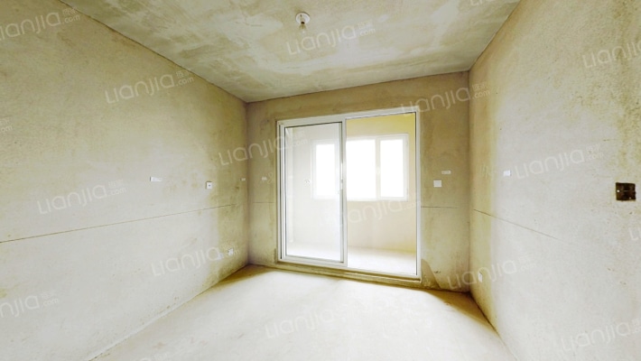 桦林彩雲城二手房实景图