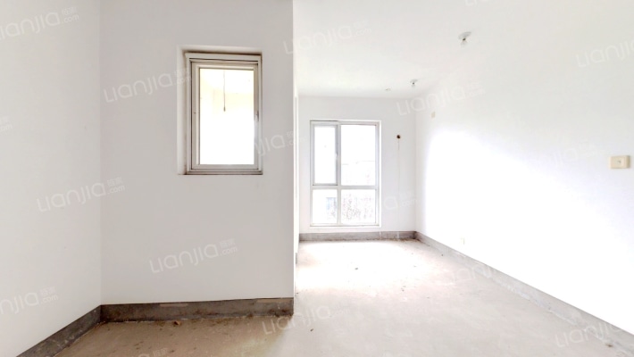 米兰东湖湾二手房实景图