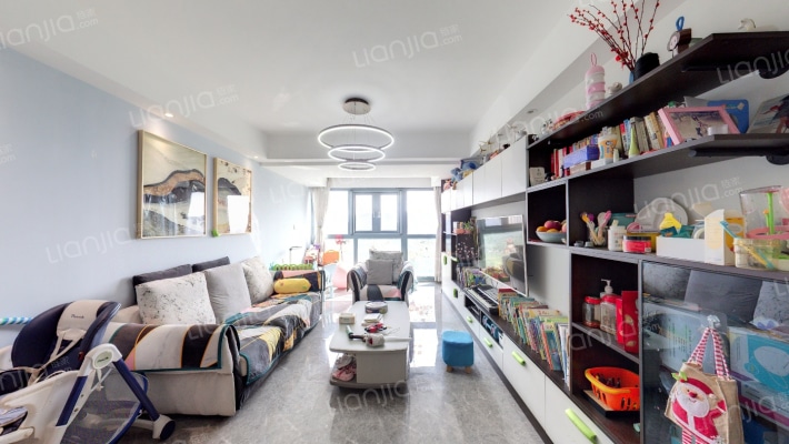 融信孔雀蓝轩二手房实景图