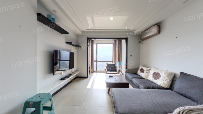 鸥鹏璧兰河1号二手房实景图