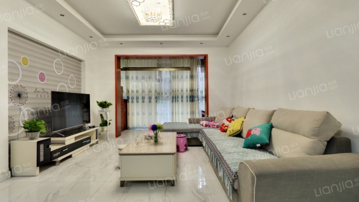 塞纳河畔二手房实景图