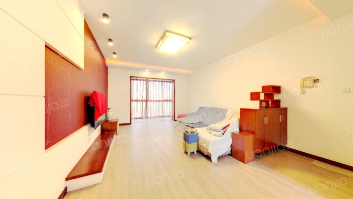 塞纳河畔二手房实景图