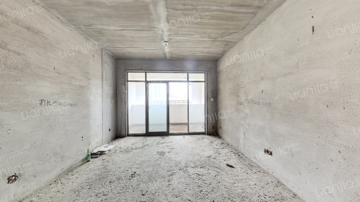 中航山水蓝天二手房实景图