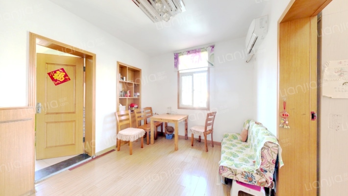 群力新村二手房实景图