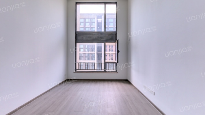 中骏六号街区二手房实景图