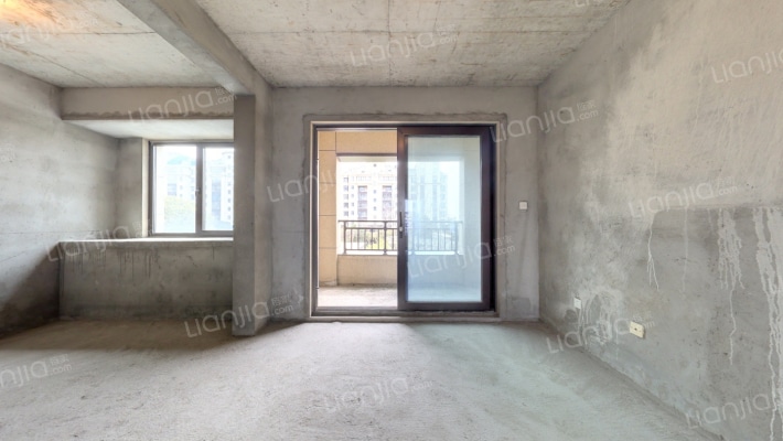 御岛财富二手房实景图