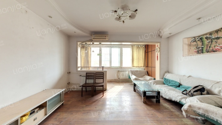 洒水车队家属院二手房实景图