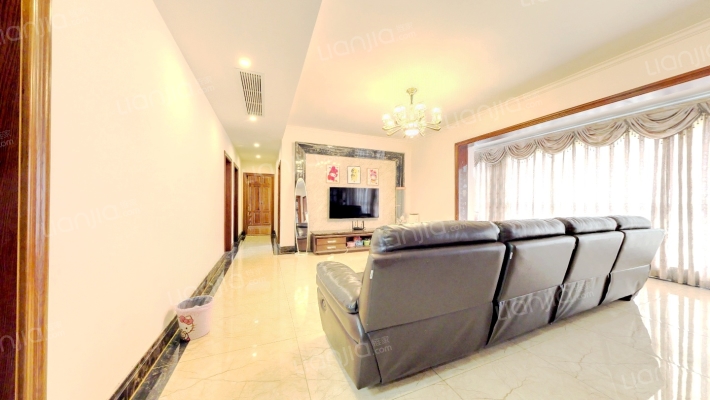 保利拉斐公馆二手房实景图