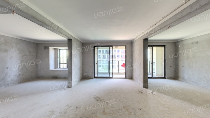 逸湾小筑二手房实景图