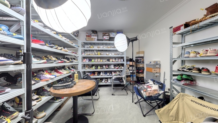 新鸿社区二手房实景图