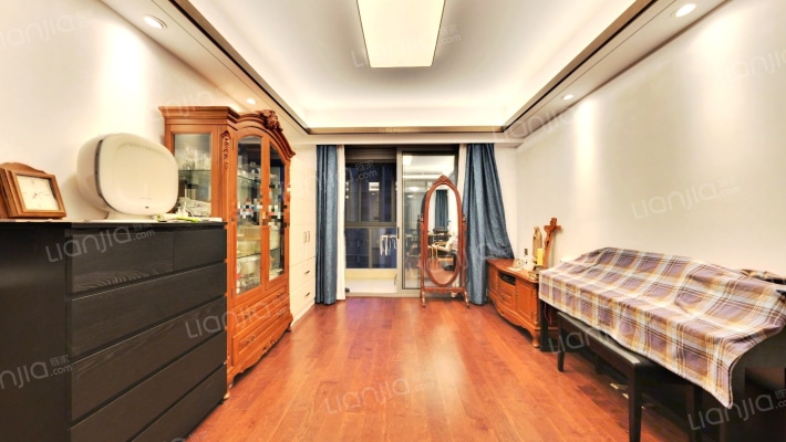 融信铂爵二手房实景图