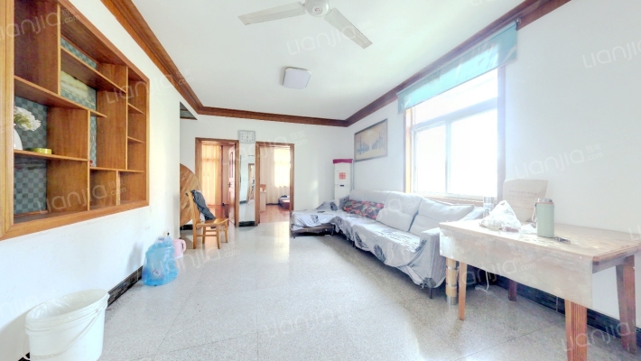 预制厂小区二手房实景图