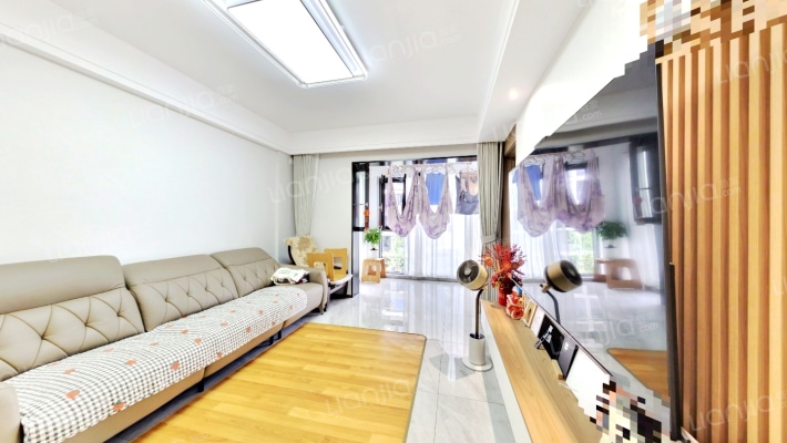 上实云端二手房实景图