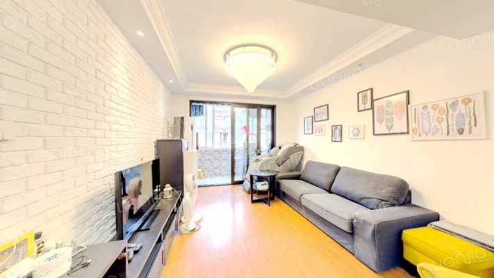 龙柏四村三小区二手房实景图