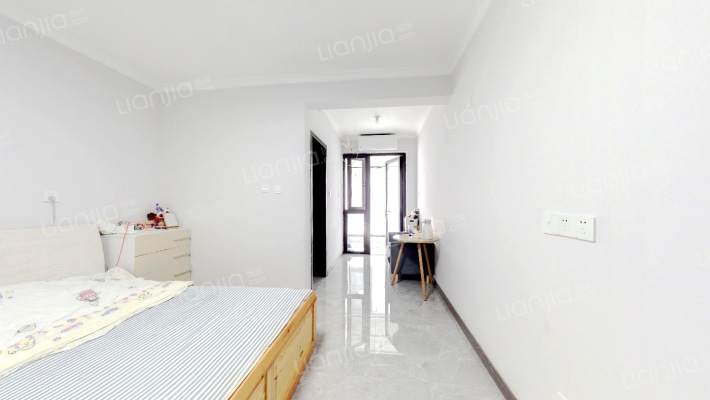 郑地新港华苑二手房实景图