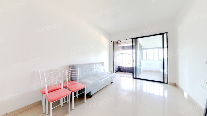 DADA的草地二手房实景图