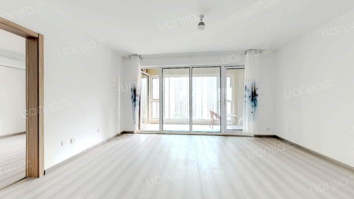 中铁世博城逸海北区二手房实景图