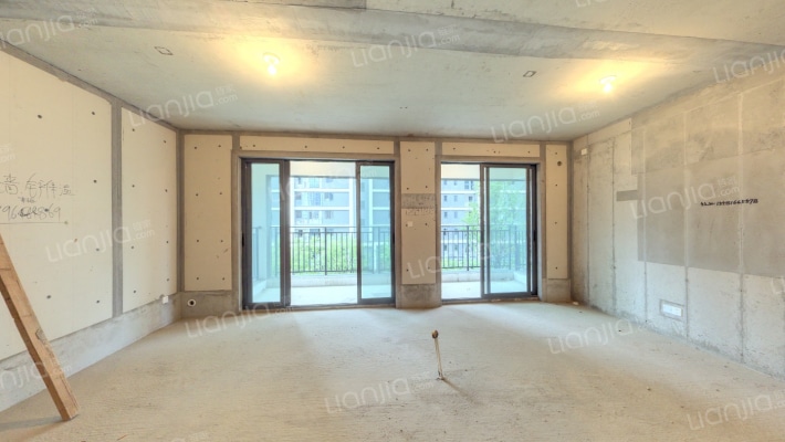 轨道中建麓江府二手房实景图