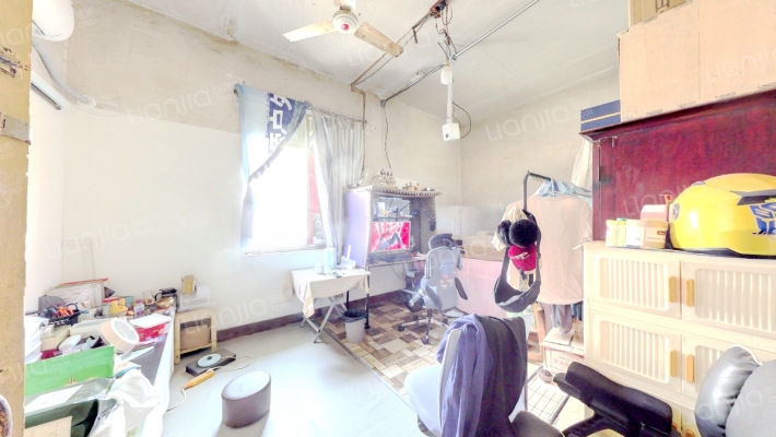 机车厂宿舍二手房实景图