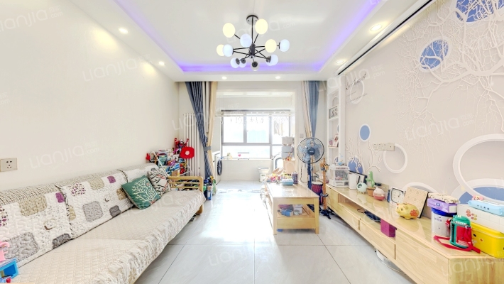 领创天誉华庭二手房实景图