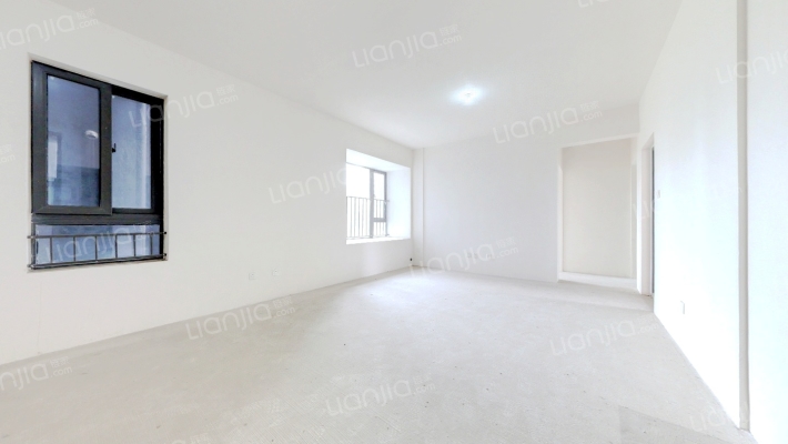 新力翡翠湾二手房实景图