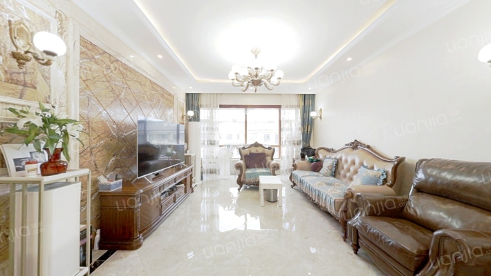 绿地海域中央墅B区二手房实景图