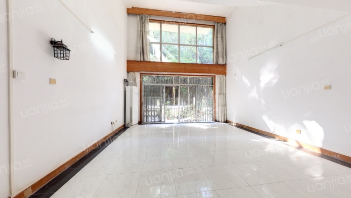 月亮湾山庄二手房实景图