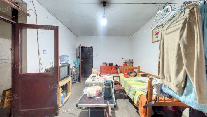 博泰温馨小区二手房实景图