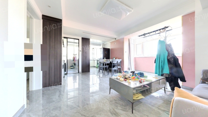 建大四小区二手房实景图