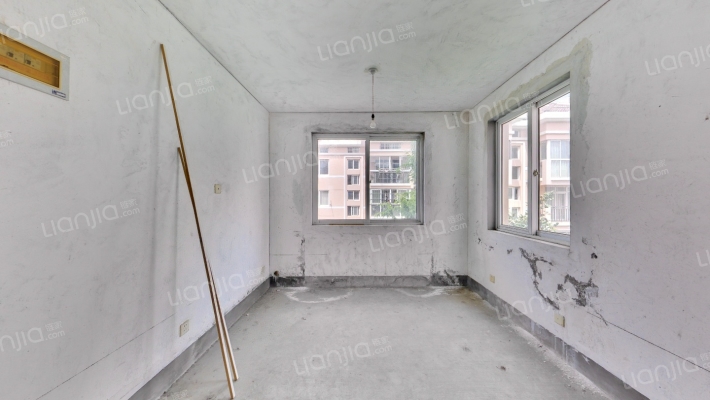 碧水华庭二手房实景图