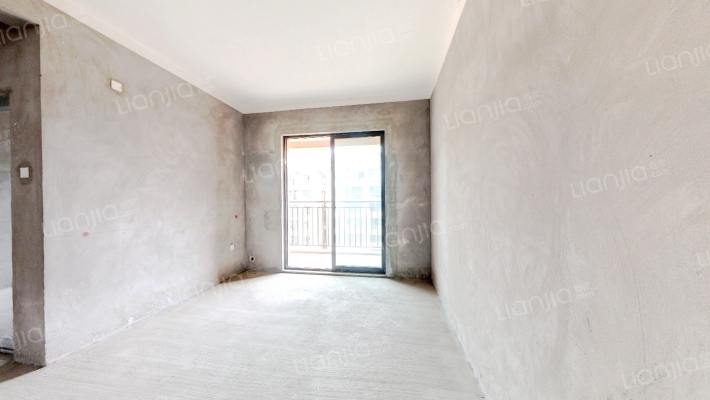 华美翡丽山四期二手房实景图