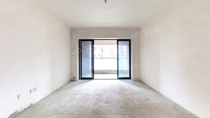 中德英伦世邦J区二手房实景图