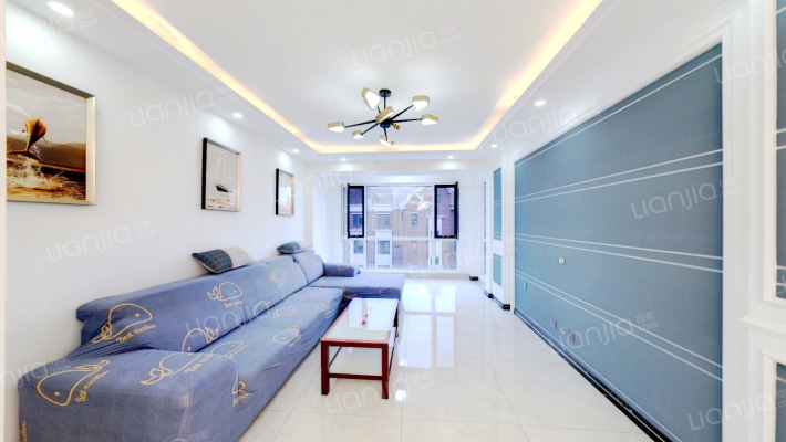 香槟蓝郡二手房实景图