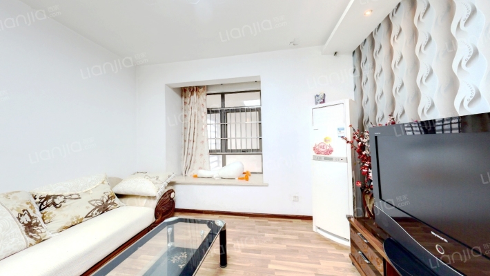 万科加州湾二手房实景图