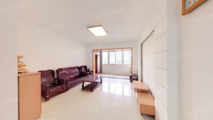 美罗江畔二手房实景图