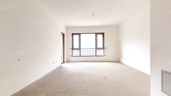 麓山国际茵特拉肯B区二手房实景图