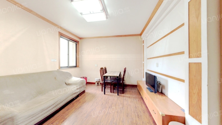 鸿港华庭二手房实景图