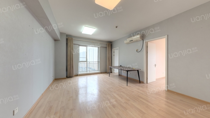 海信龙奥九号二手房实景图