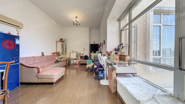 天琴阁二手房实景图