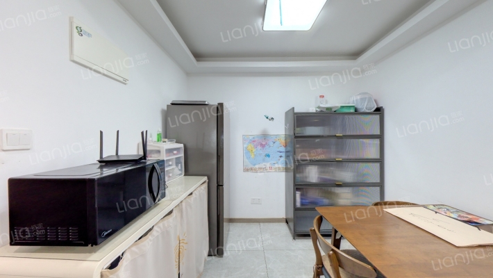 曹张新村第一社区本部二手房实景图