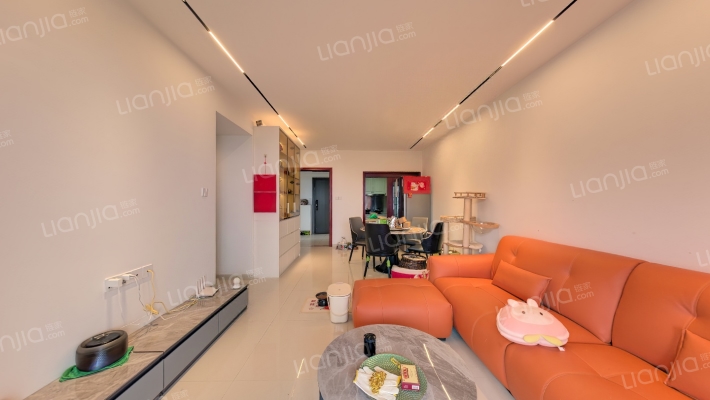 鸿泰海半山二手房实景图