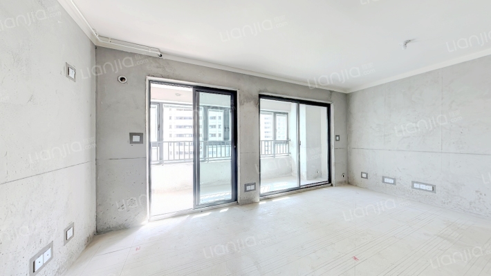 万瑞林语光年二手房实景图