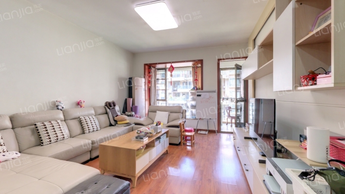 翡翠城一期二手房实景图