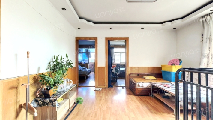 海联小区二手房实景图