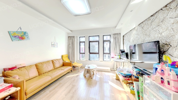 安亭新镇德绍豪斯二手房实景图