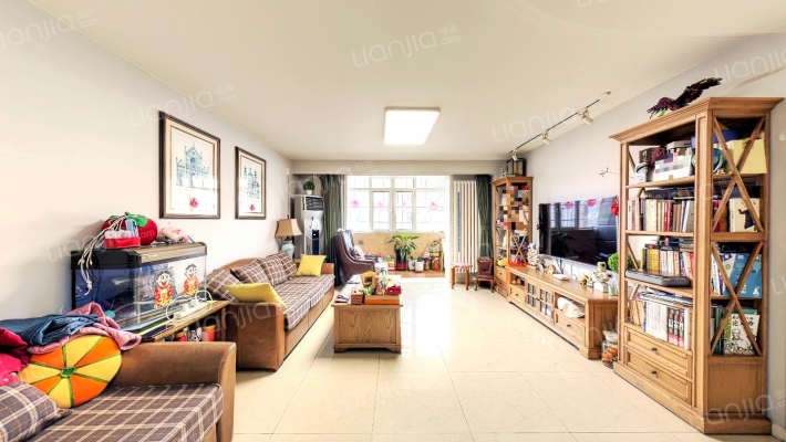 宾馆温泉公寓二手房实景图