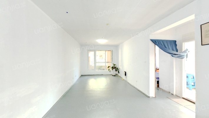 维士法兰香颂二手房实景图