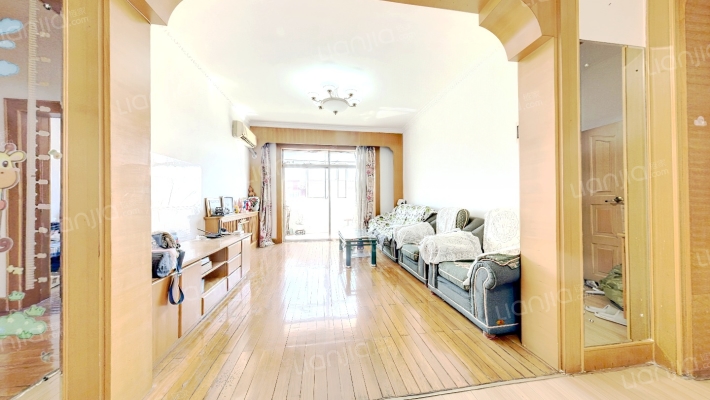 世代小区二手房实景图